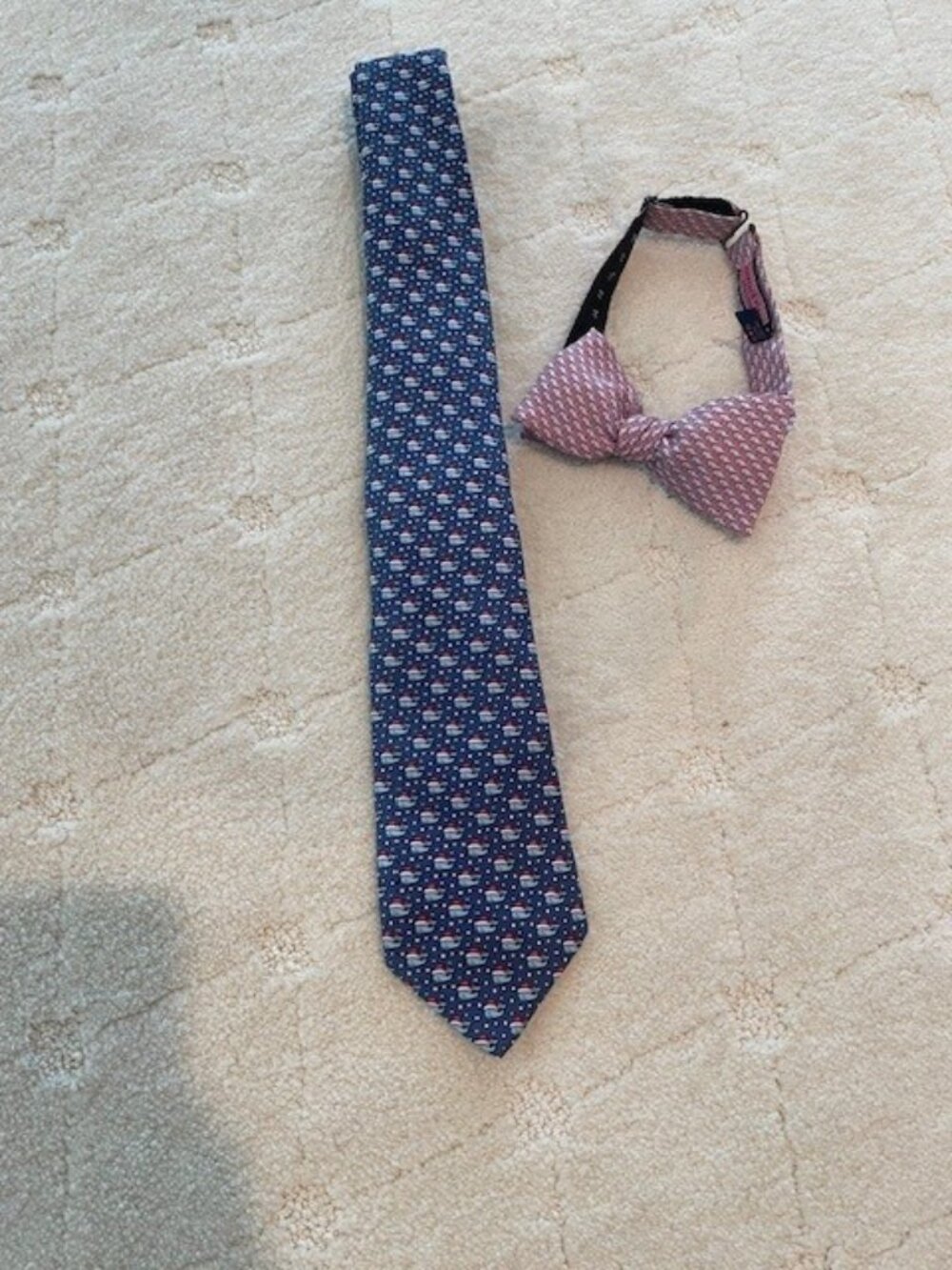 Vineyard Vines 2 Men’s SILK Ties – Bow Tie CLASSIC Whale Print + Christmas Tie